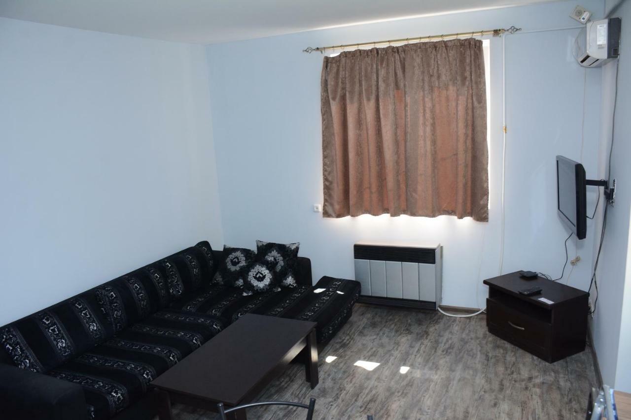 Holiday Home On Aygestan 11 เยเรวาน ภายนอก รูปภาพ