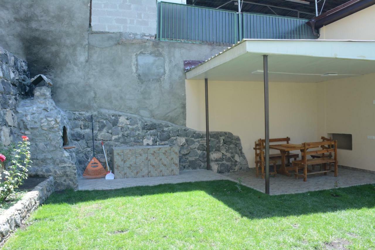 Holiday Home On Aygestan 11 เยเรวาน ภายนอก รูปภาพ