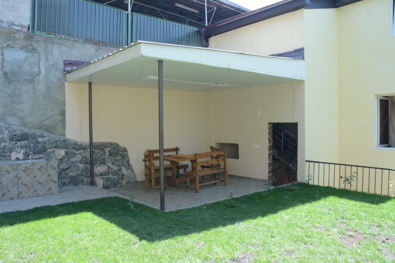 Holiday Home On Aygestan 11 เยเรวาน ภายนอก รูปภาพ